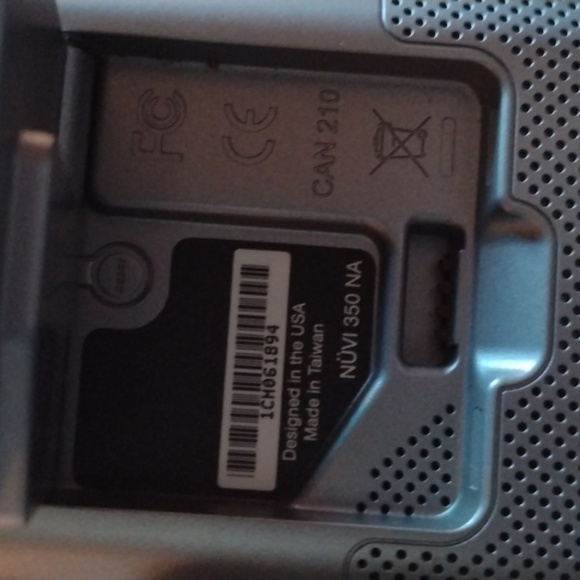 Garmin Nuvi 360na GPS - Picture 2 of 2